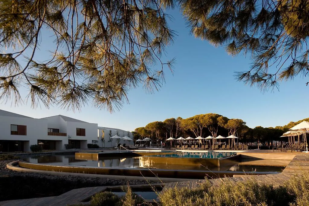 Pine Cliffs Village Albufeira Hotel