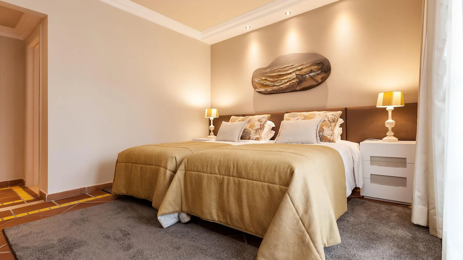 Pine Cliffs Village Albufeira Hotel